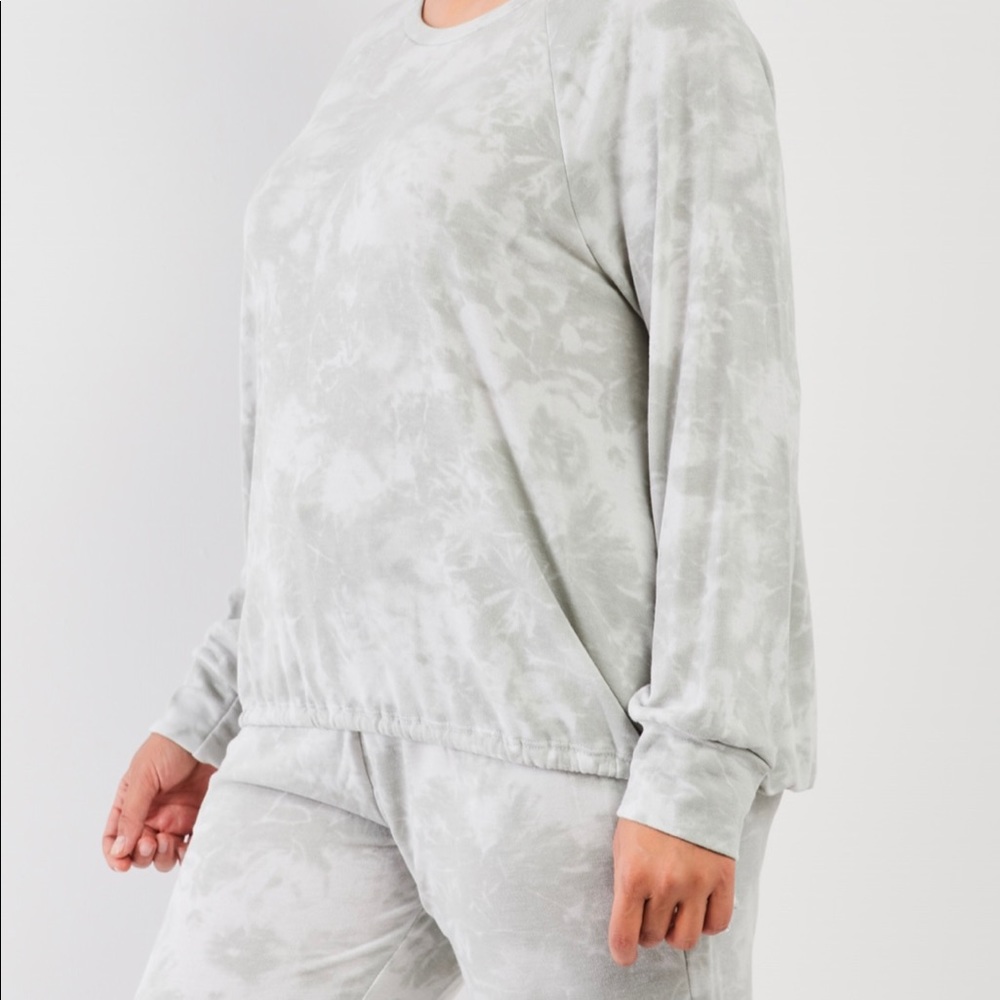 SOLD 🩶 Gilli Sage Tie Dye Matching Top & Joggers Set - Picture 8 of 10